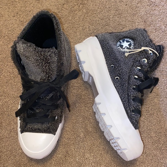 Converse - Picture 1 of 5